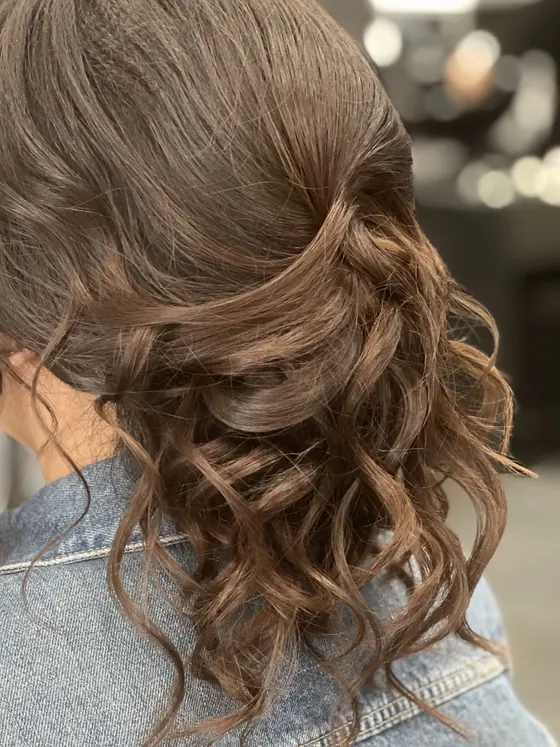 Bronde half-updo with curled lengths